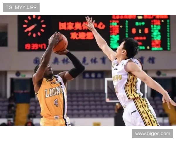 西安篮球队在总决赛积分榜中以97分稳居第一位置展现强大实力