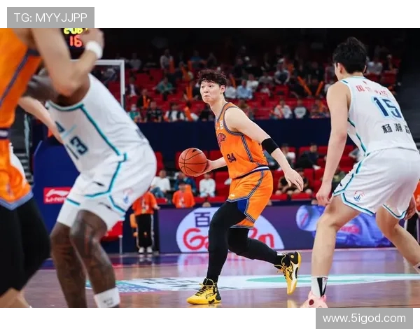 上海男篮对决解放军男篮精彩赛事回顾与分析