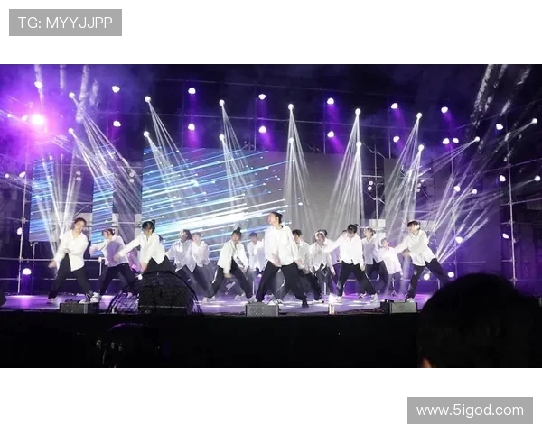 重庆攀岩队在世界街舞大赛中的精彩表现与成长历程回顾